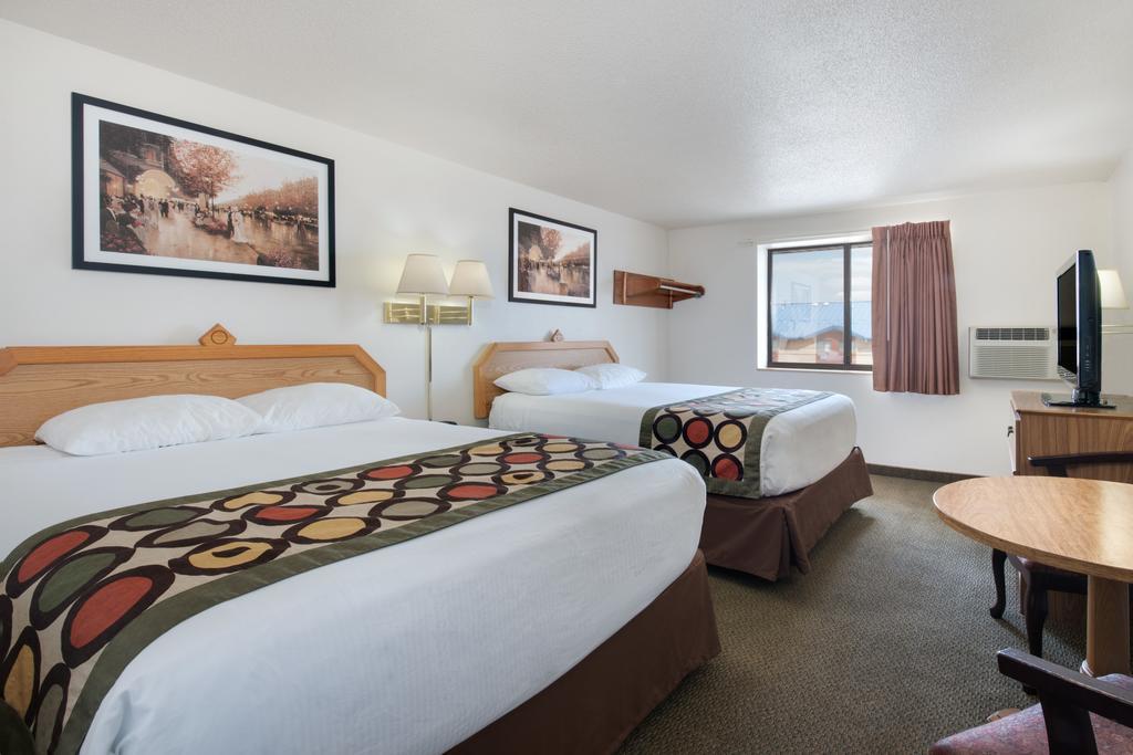 Serena Inn & Suites Of 拉皮德城 外观 照片