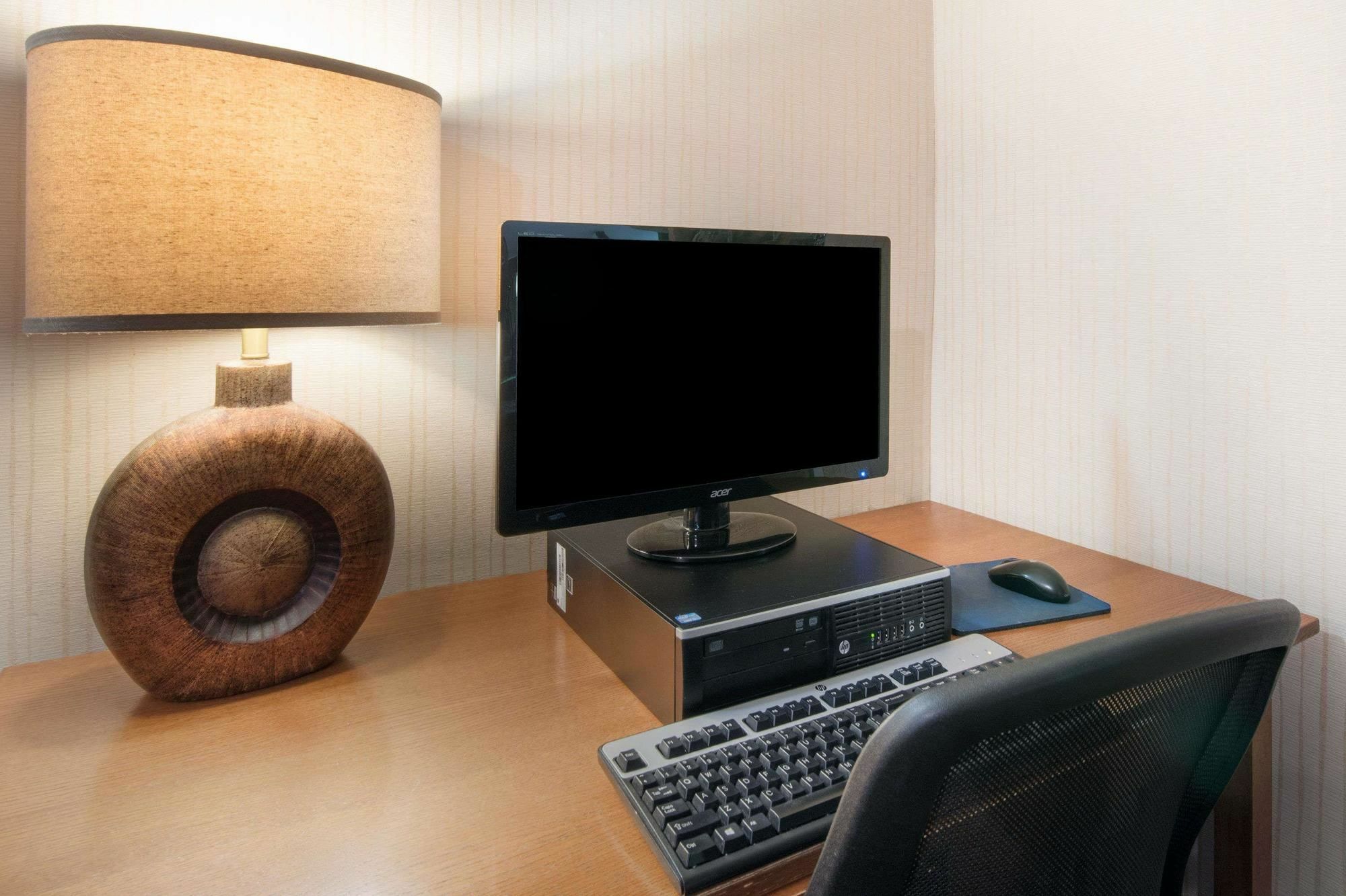 Serena Inn & Suites Of 拉皮德城 外观 照片