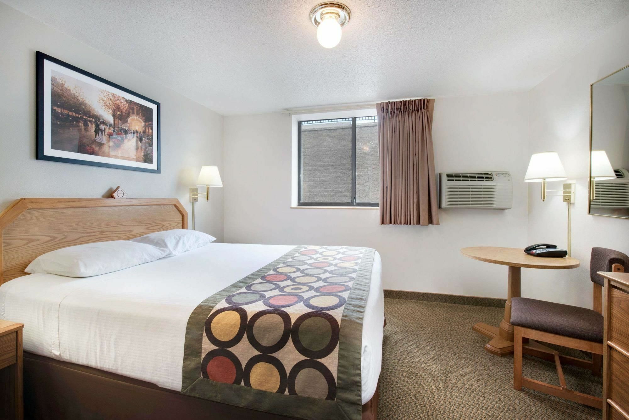 Serena Inn & Suites Of 拉皮德城 外观 照片